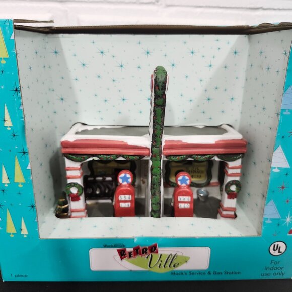 Vintage Santa's Workbench RetroVille Light up Mack's Service & Gas Station - Picture 1 of 9